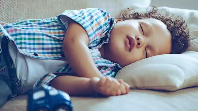 Cara Efektif Buat Anak Mau Tidur Siang Dengan Senang